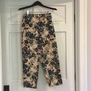 Capri flowered pants
